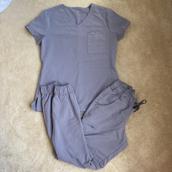 Jaanuu Grey Scrub Set - Picture 1 of 4